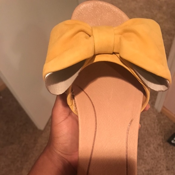 Yellow bow sandal uggs